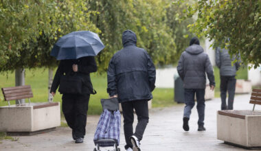 Temperaturi în scădere și ploi abundente la sfârșit de lună