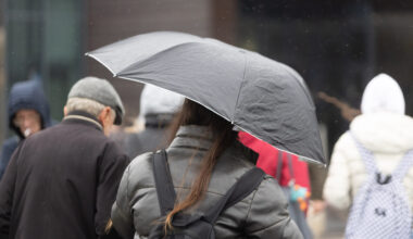 ploi abundente, vânt puternic și ninsori viscolite la munte până joi