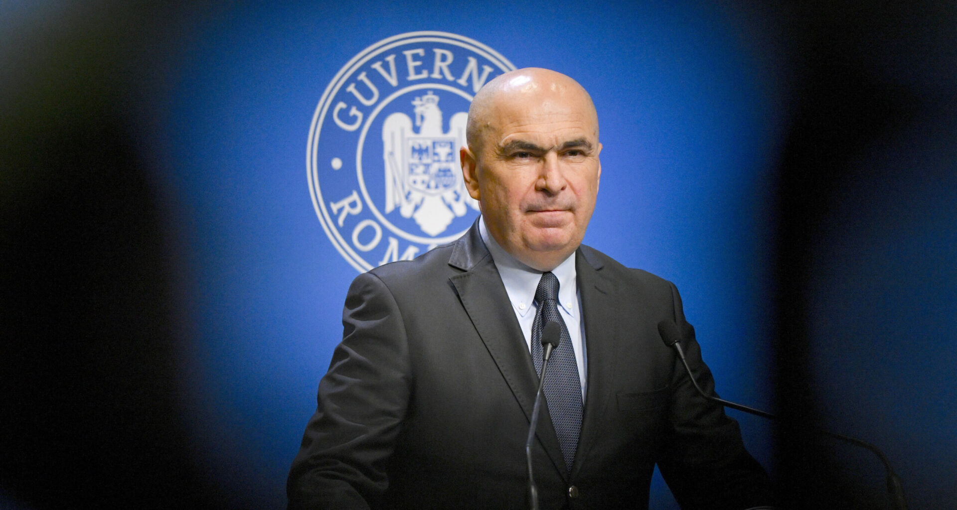 Nu cred că se așteaptă să fim sectă de adulatori