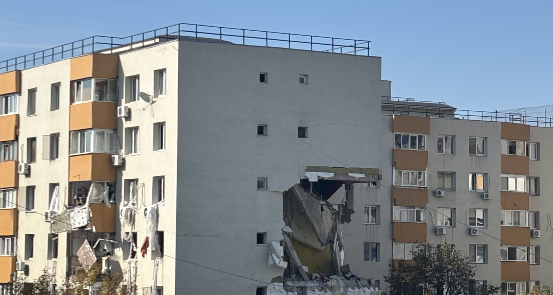 Prefectul Capitalei anunță revenirea etapizată a locatarilor în blocurile din Rahova