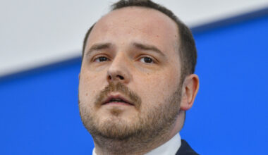 „Renunţaţi la verighetă sau plecaţi din ATI!”