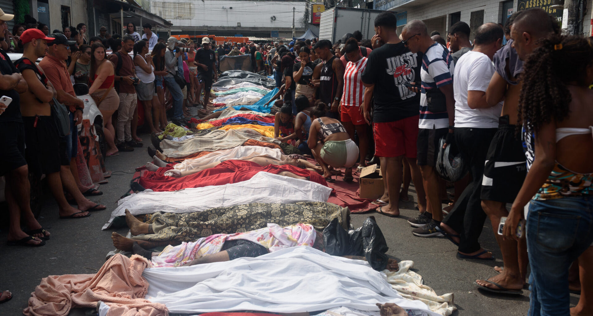 Raidurile poliției din Rio s-au soldat cu cel puțin 132 de persoane ucise. ONU cere o anchetă de urgență