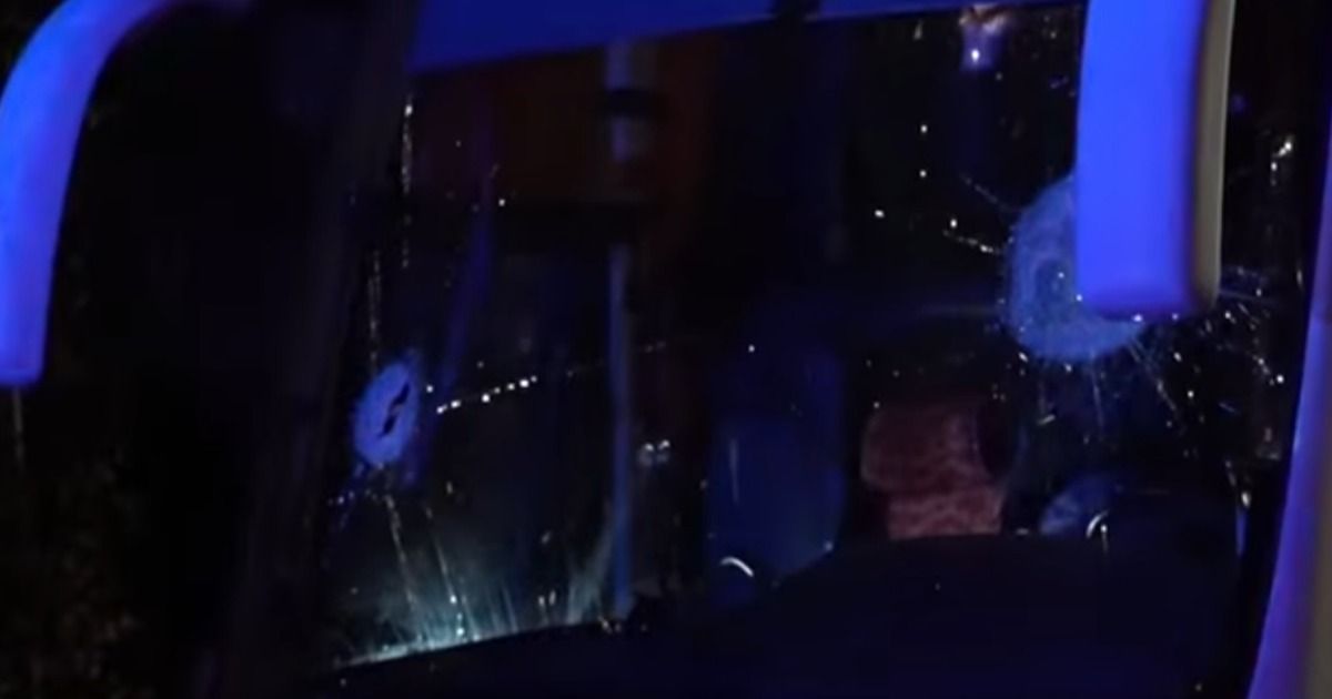 Tragedie în Italia. Un autocar care transporta suporteri a fost atacat cu pietre. Șoferul a murit pe loc!