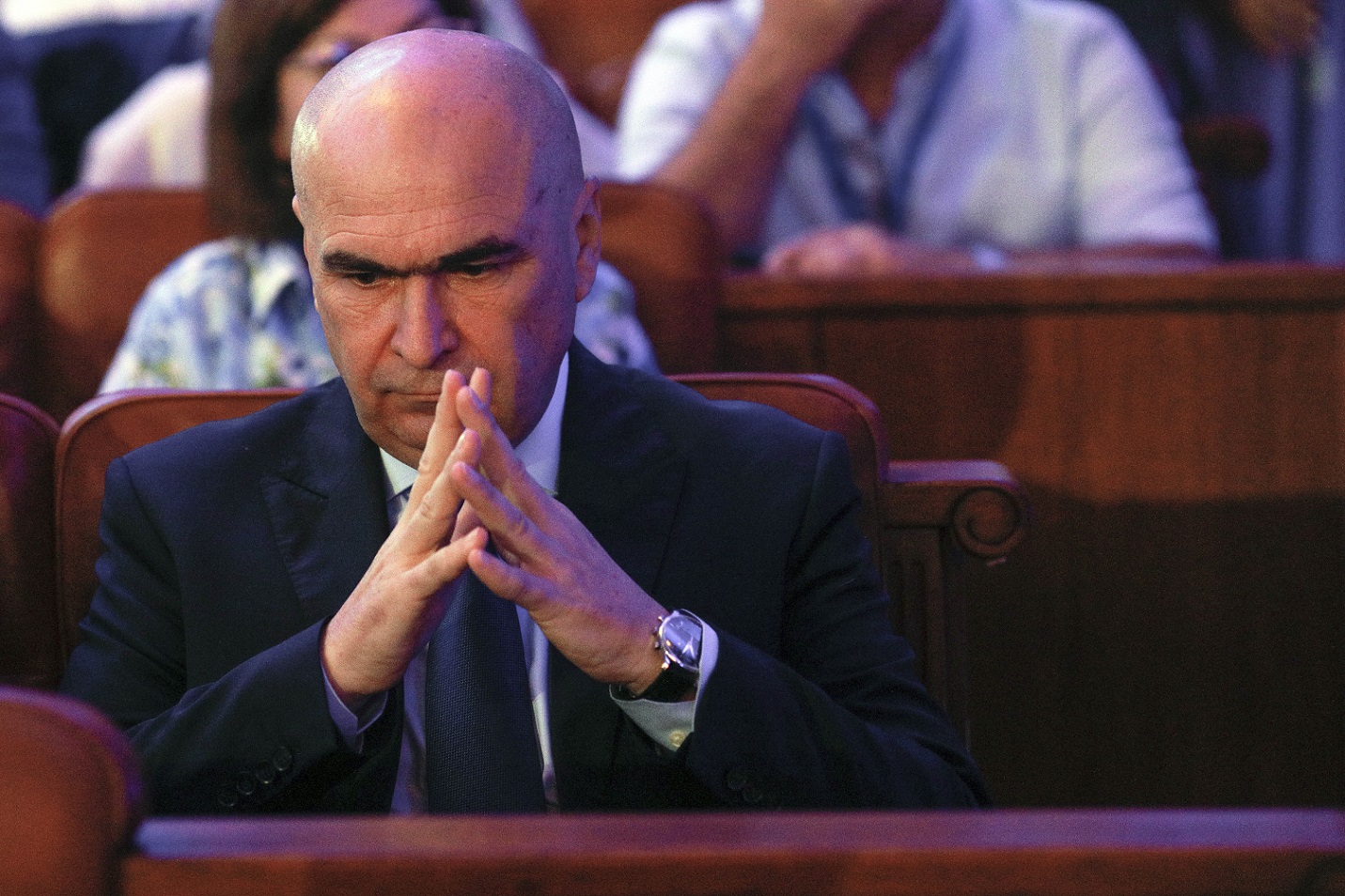 Bolojan, lungul drum de la pompier la lider. Ce notă îi dai la 100 de zile de guvernare?