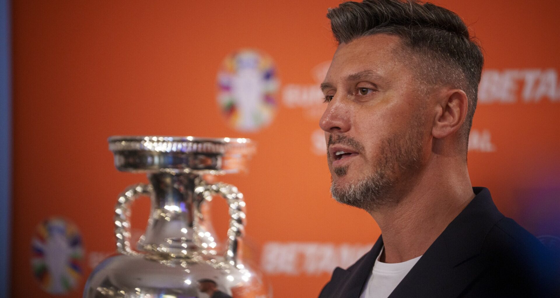 „E greoi. Nu e de titular în naționala României”