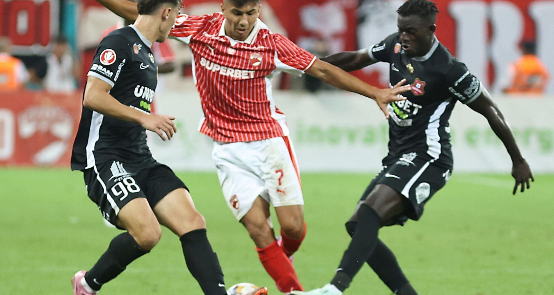 FCSB vrea să-l transfere pe fostul coleg al lui Ianis Hagi de la Rangers, convocat surprinzător de Lucescu la națională