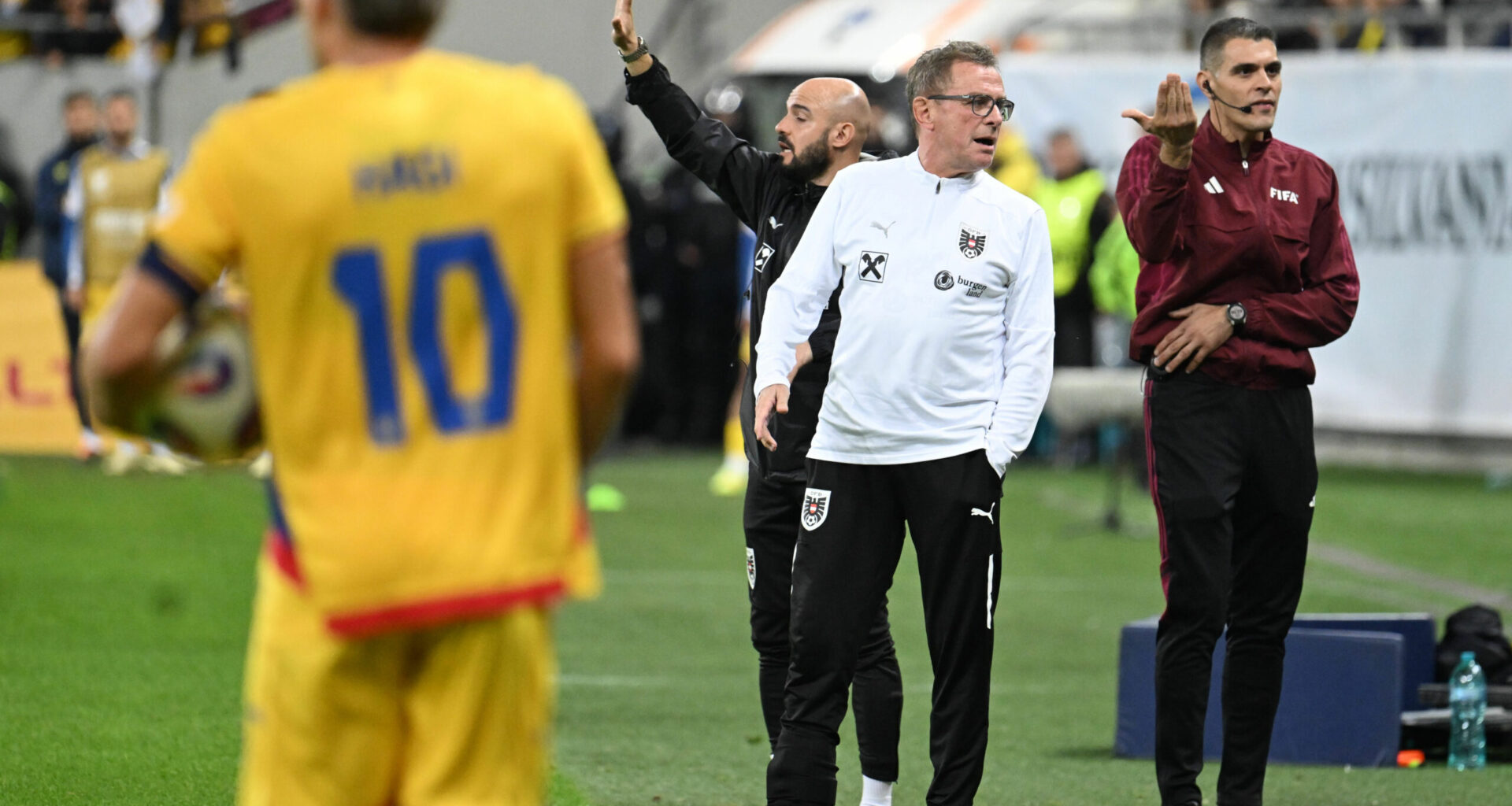 Cum și-a făcut apariția Ralf Rangnick la conferința de presă după România