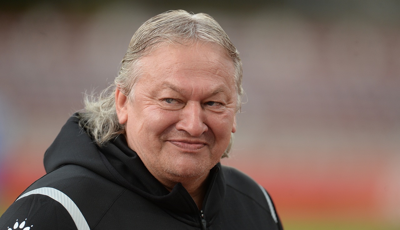 „Fac pariu pe o masă!”