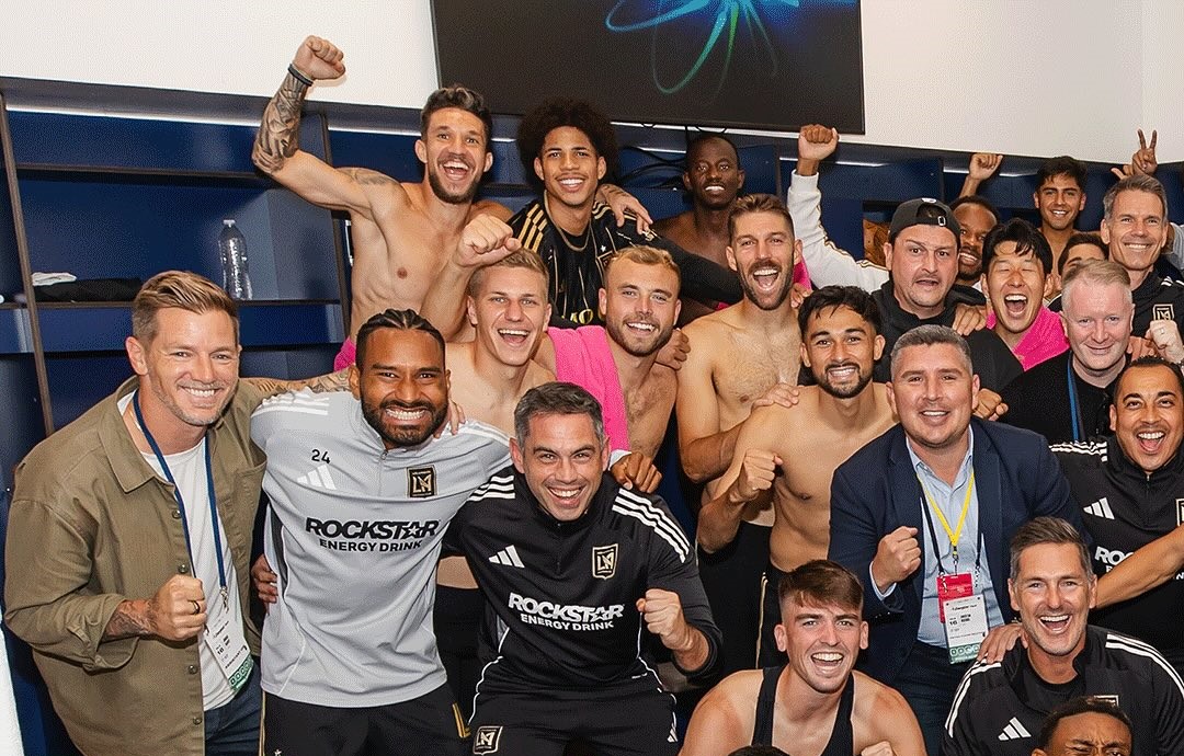 Dat afară de Gigi Becali, Alex Băluță s-a antrenat pe coclauri până a semnat în SUA. Acum, îi merge din plin la americani: imaginea care spune totul