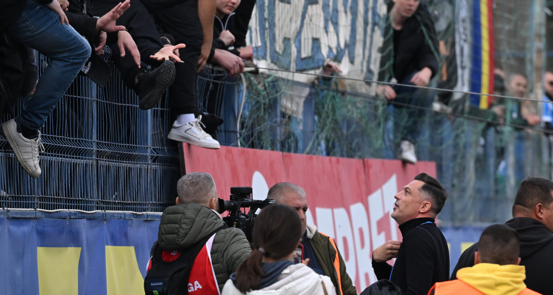 Decizia luată de Mirel Rădoi şi de galeria Universităţii Craiova, la meciul cu Sănătatea Cluj