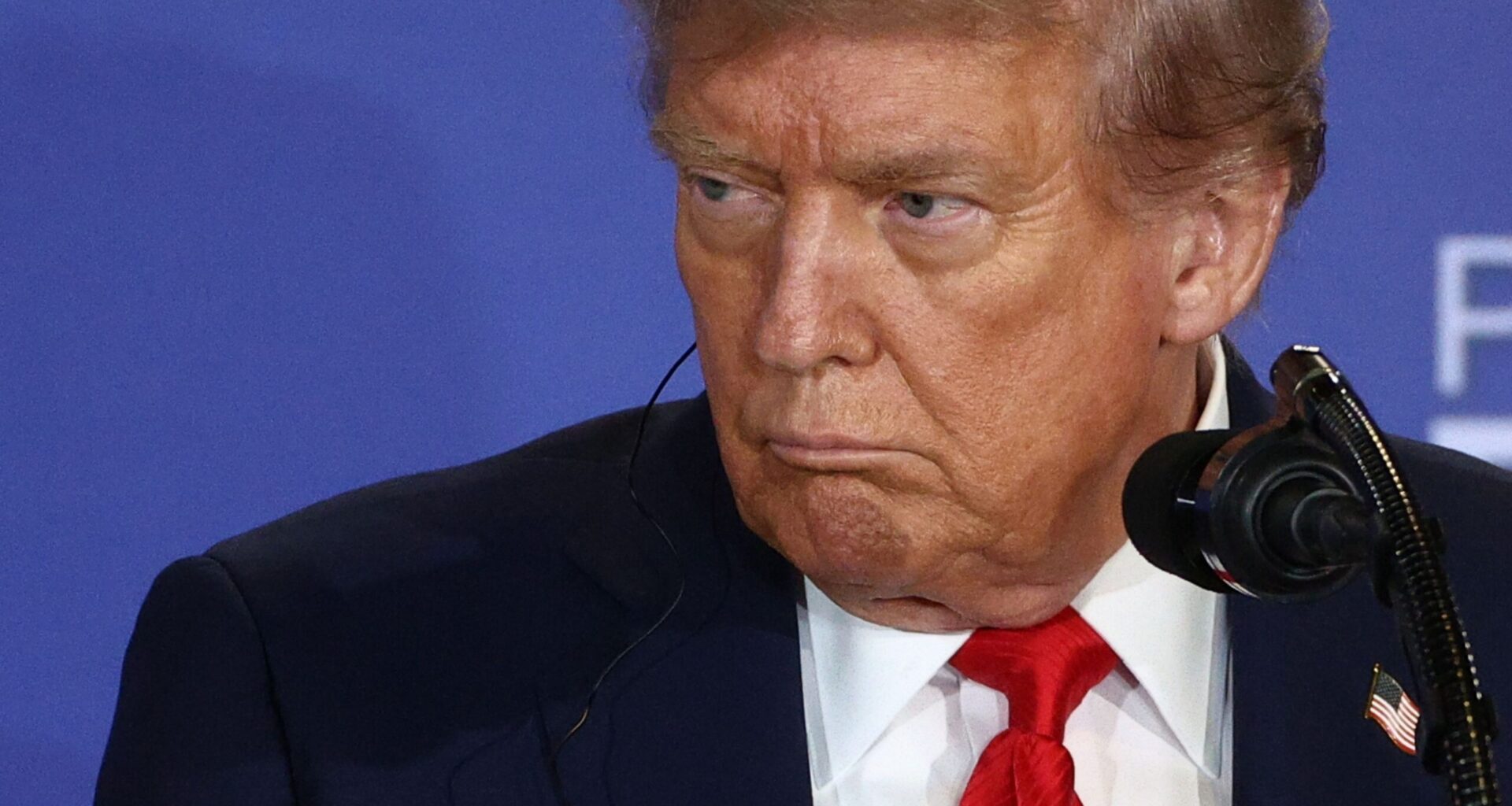 Postarea lui Trump care a prăbușit bursele: 2.000 de miliarde de dolari șterse de pe Wall Street