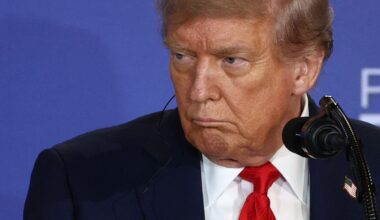Postarea lui Trump care a prăbușit bursele: 2.000 de miliarde de dolari șterse de pe Wall Street