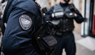 politie franta paris E-gULj6X0AE-vXb