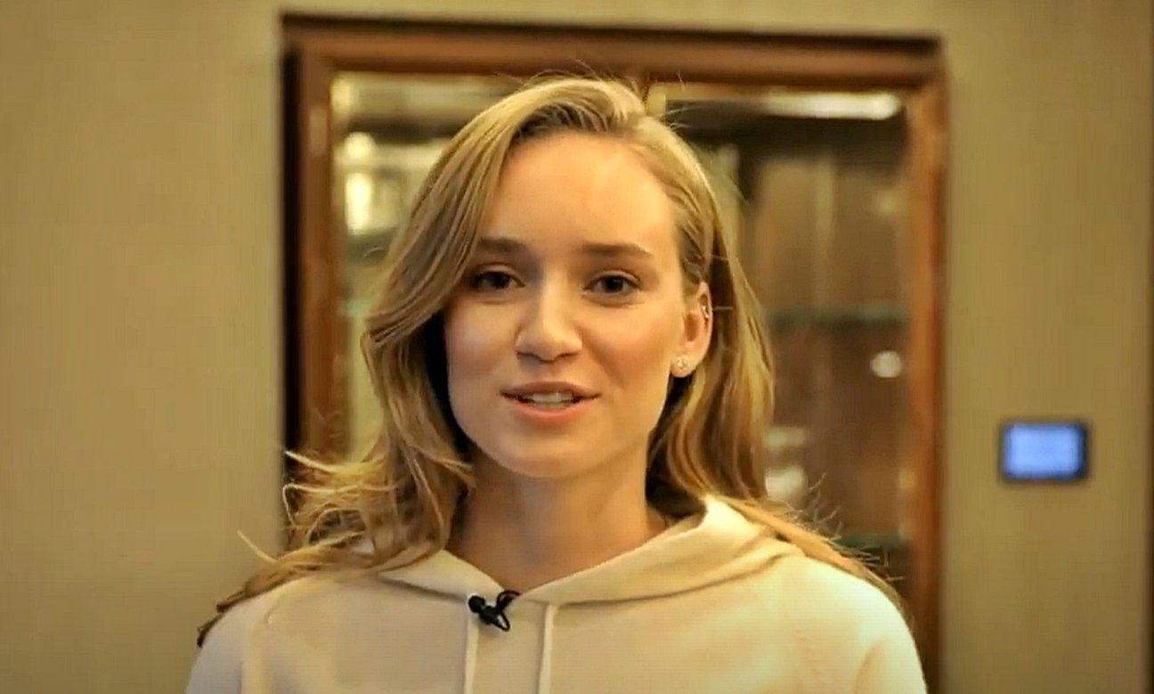 Elena Rybakina este campioană de Grand Slam, titlu cucerit la Wimbledon în 2022. A fost cel mai sus pe locul 3 WTA.