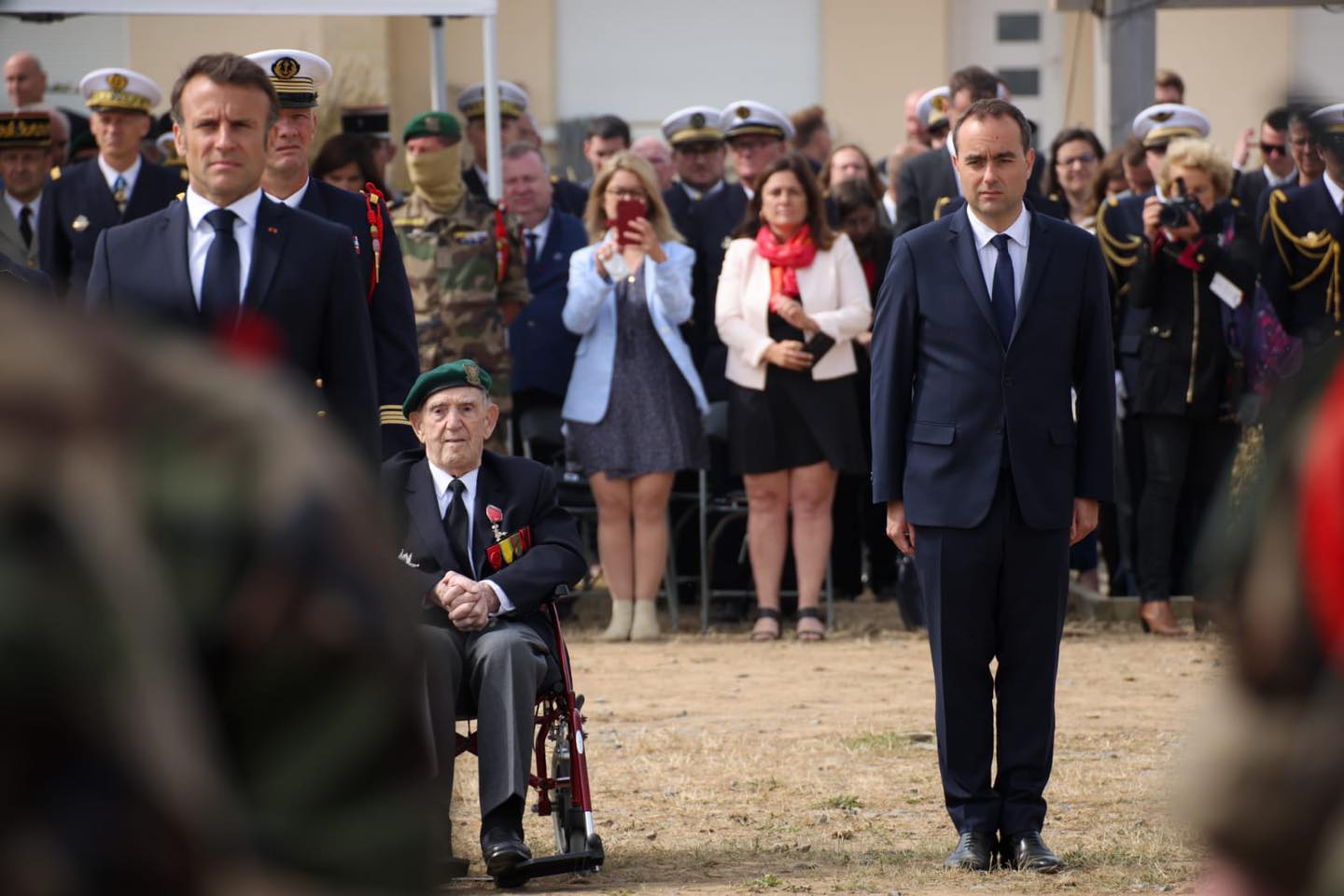 Emmanuel Macron îl renumește prim-ministru pe Sébastien Lecornu. Președintele Franței a decis să acorde din nou încrederea acestui ”călugăr-soldat”, după cinci zile de criza politică generată de demisia sa surpriză la Paris