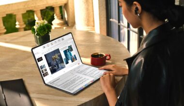 tableta pliabilă ar putea avea un preț spre 4.000 de dolari