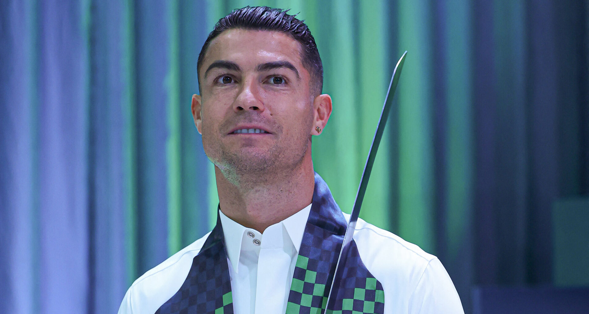 Fiul de 15 ani al lui Cristiano Ronaldo a primit cadou un Lamborghini Urus de 265.000 de euro