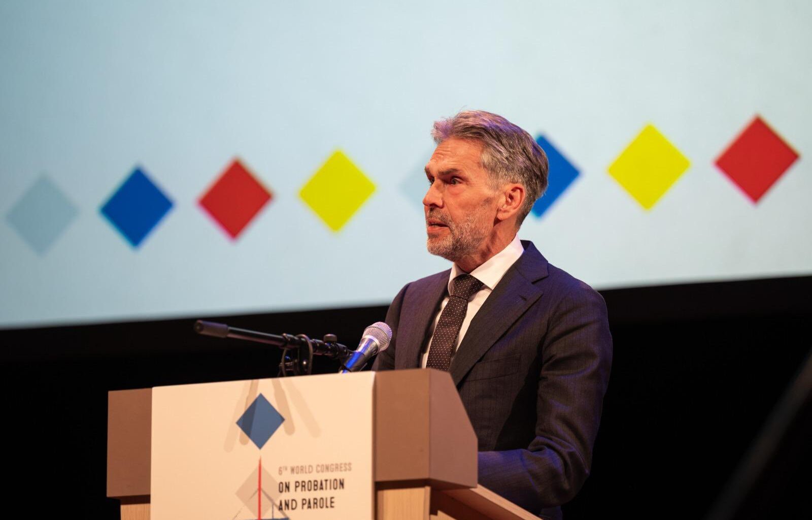 Dick Schoof, olanda, olandez, tarile de jos, fost sef al serviciilor de informatii si securitate olandeze