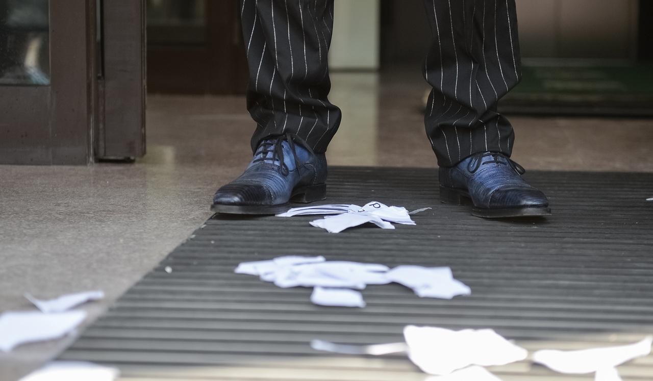 Gigi Becali a rupt contractul și a declanșat iadul. Au intrat în biroul lui Gino Iorgulescu