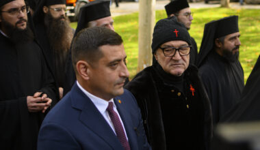 Câți bani a plătit Gigi Becali pentru cele 3 tone de brânză pe care i le-a făcut cadou lui George Simion