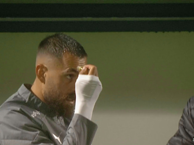 ”Ce își face acolo?”. Florin Bratu a văzut gestul unui jucător de la Dinamo și a explicat tot: ”Se practică”