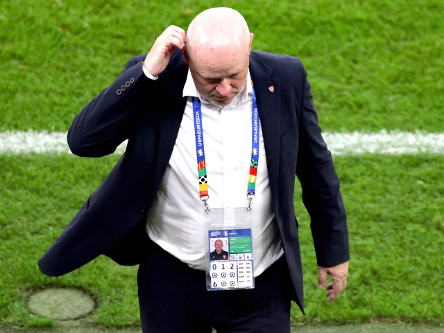 S-a terminat! Posibila adversară a României și-a dat afară selecționerul, după o umilință istorică