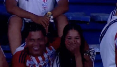 Viral instant: camerele s-au mutat pe el în tribună și și-a sărutat iubita, dar ce a urmat e complet neașteptat