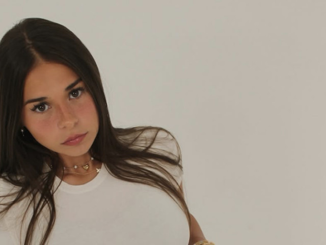 A rupt tăcerea, după ce toată lumea a spus că e noul iubit al vedetei care e cu 32 de ani mai mică decât el