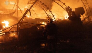 Ziua 1338 A doua noapte de atac la Kiev. Dronele lovesc o mare rafinărie a Rusiei. Putin amenință cu un răspuns ”foarte puternic” la Tomahawk