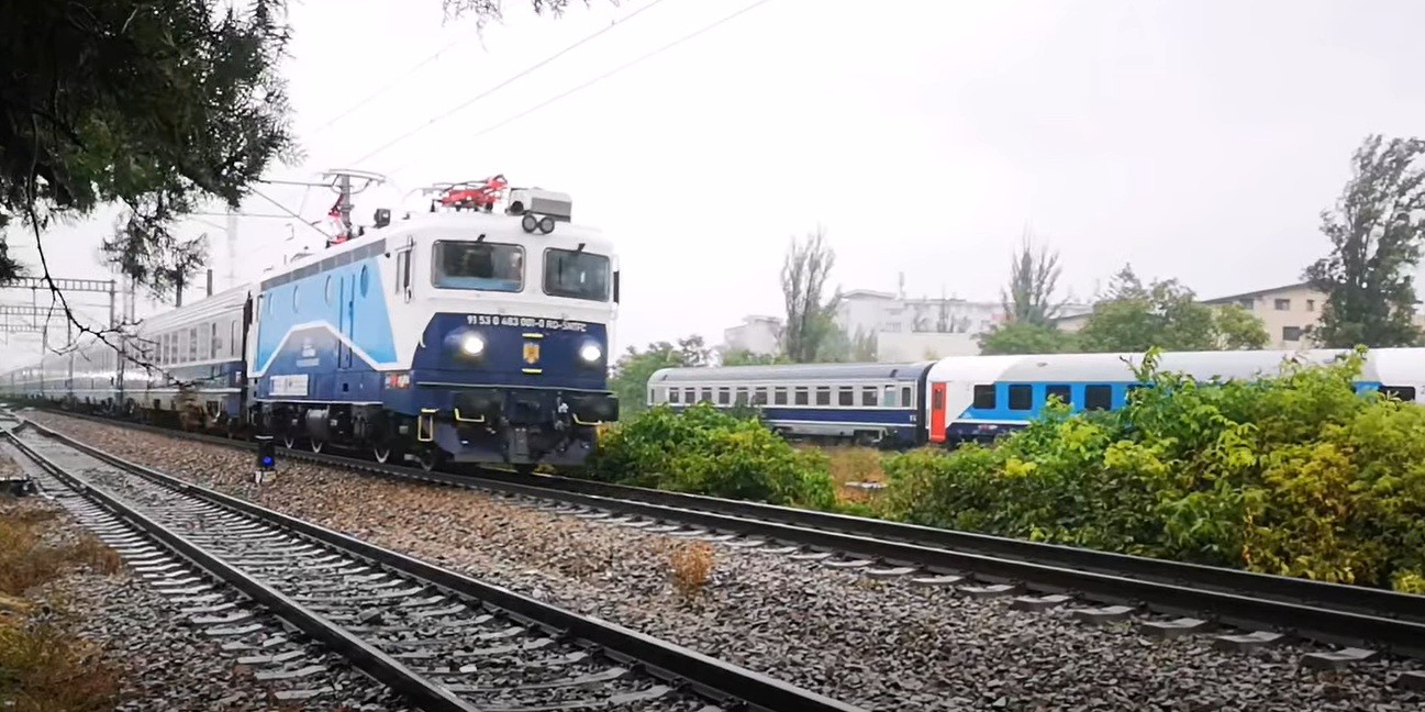VIDEO Prima locomotivă modernizată la SCRL Brașov, în teste pe București-Fetești
