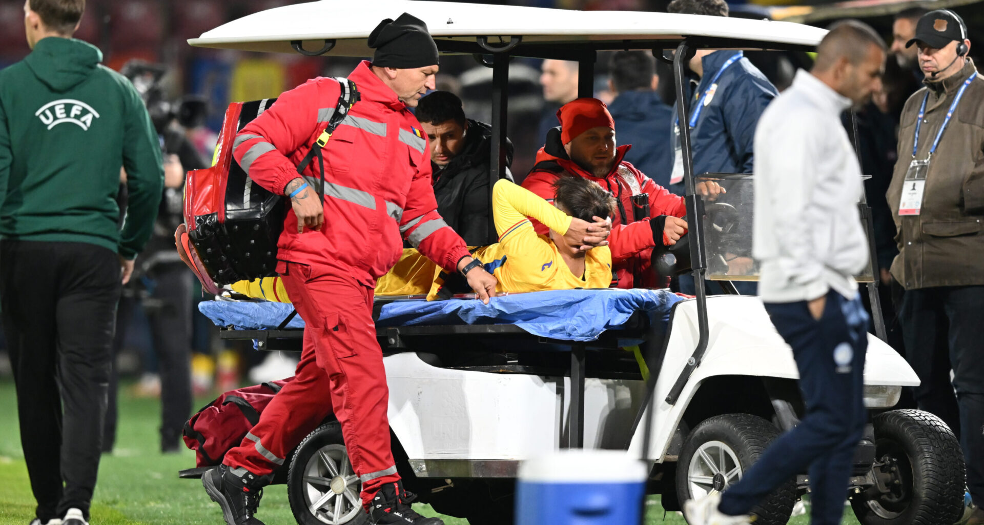 Lovitură grea pentru Dinamo! Alexandru Musi s-a accidentat grav și a ieșit cu targa din meciul României U21