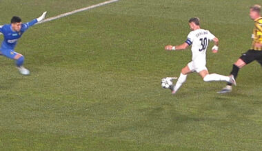 Vlad Dragomir a ajuns față în față cu portarul advers, pentru primul gol în UCL, dar nu a făcut decât să-l accidenteze