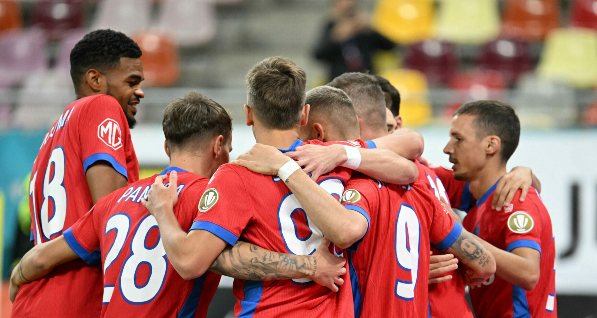 Fotbalistul FCSB e bănuit că a semnat în secret cu alt club