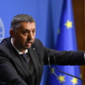 Ministrul Educației, despre școlile sub Cod roșu de vreme rea: "Prezența fizică se suspendă, iar cursurile se vor recupera"