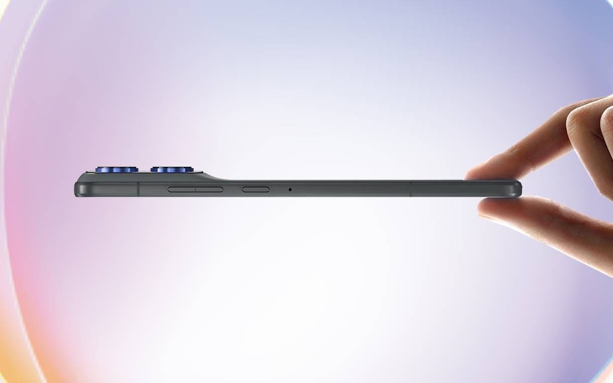 ultraslim cu baterie de 4.800 mAh, vine în România cu o ofertă de lansare atractivă