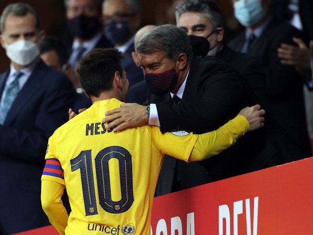 Surpriză! Lionel Messi și Joan Laporta au bătut palma
