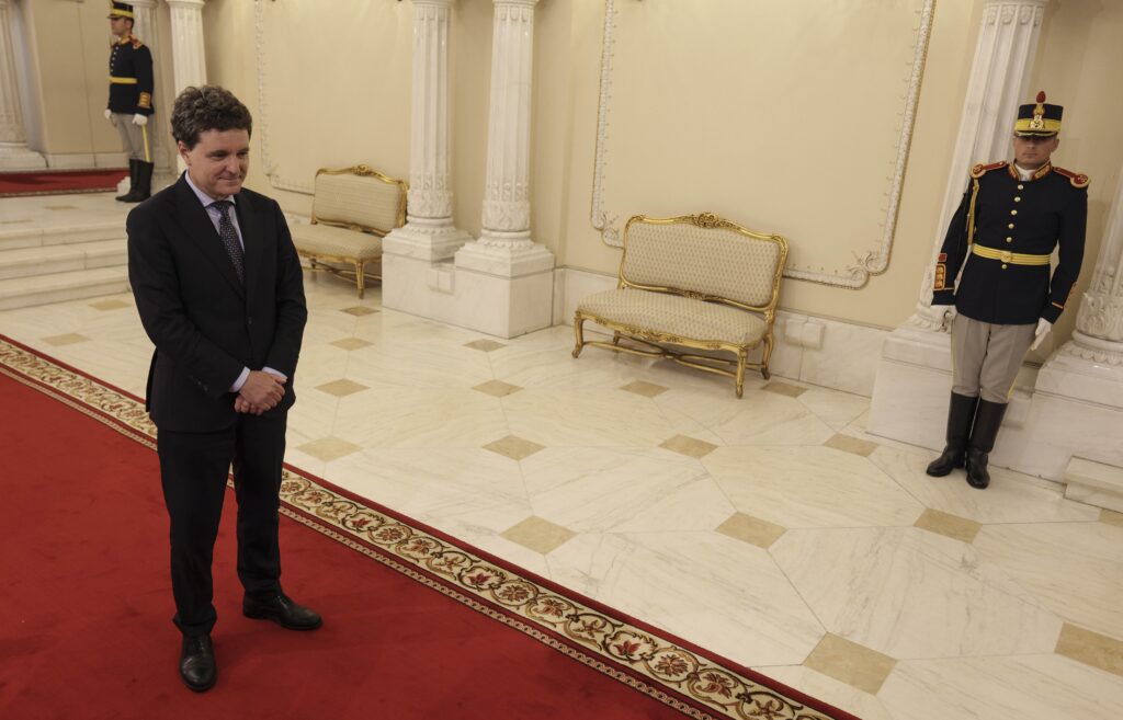 NicusorDanCalatorie:Octav ganea:Inquam