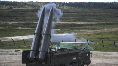 O nouă tactică în războiul rachetelor. Rusia își conservă muniția grea și testează rezistența apărării antiaeriene ucrainene