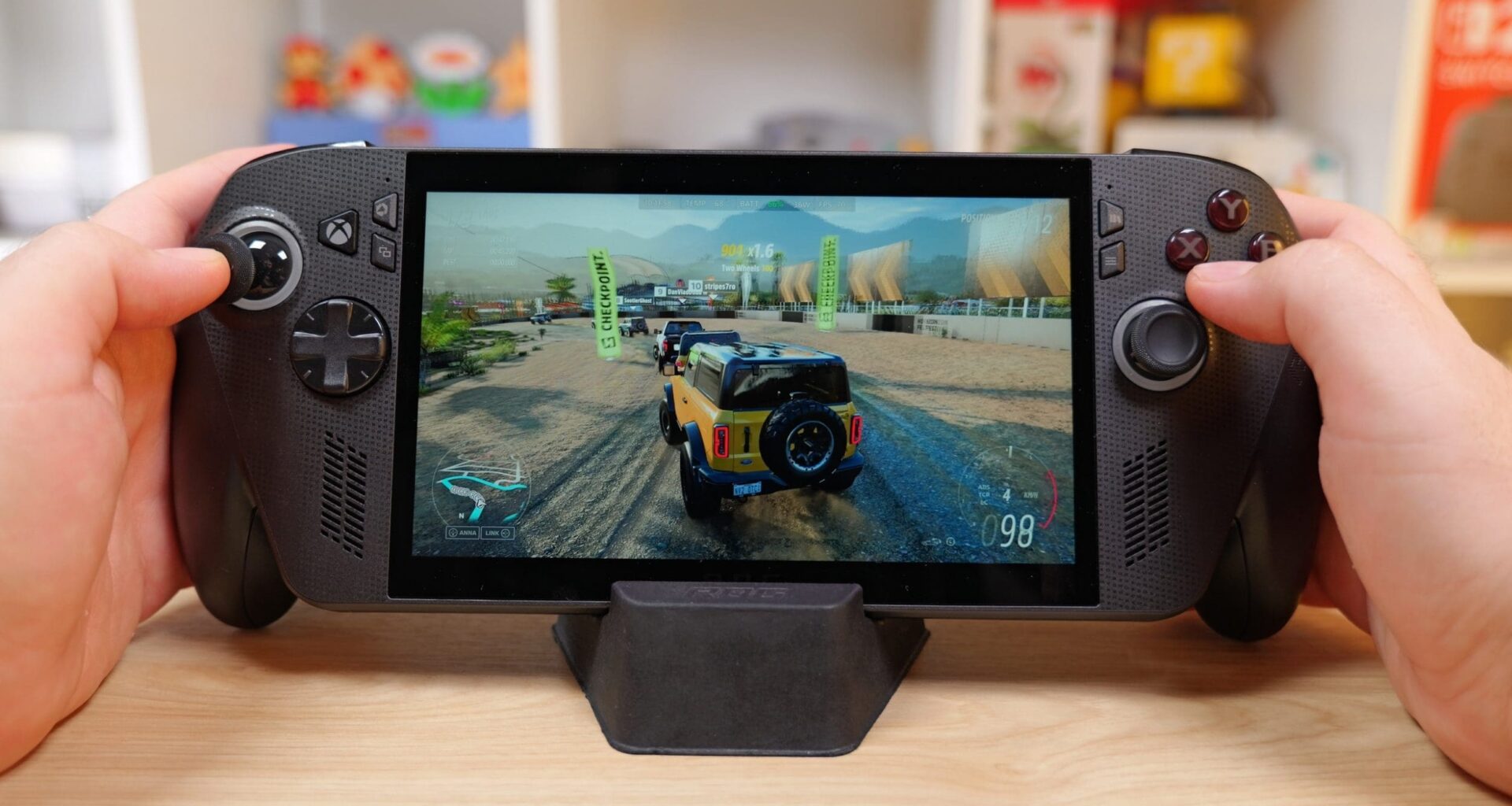 Cum vrea Microsoft să-i convingă pe jucătorii de pe console să-și cumpere un ROG Xbox Ally