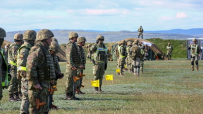 Rezerviștii chemați la mobilizare, dotați cu bocanci de unică folosință. "Dacă ne mai cheamă o dată, nu e de bine"