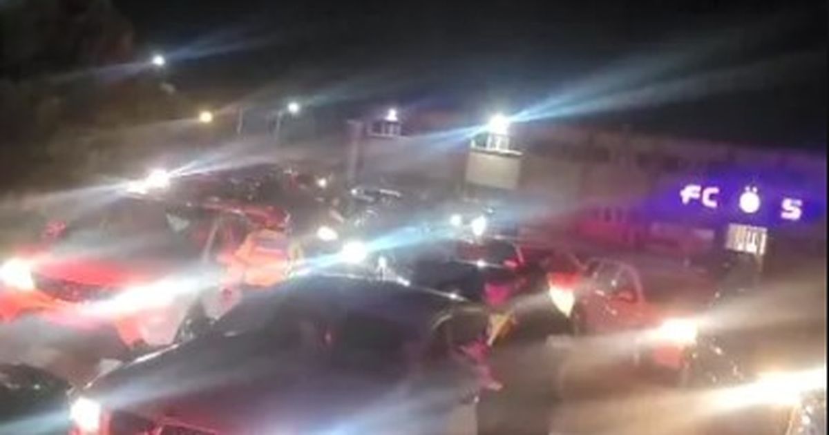 Scandal la baza FCSB din Berceni. FOTO. Poliția a intervenit de urgență: „Am rămas blocați cu toții” » Ce s-a întâmplat