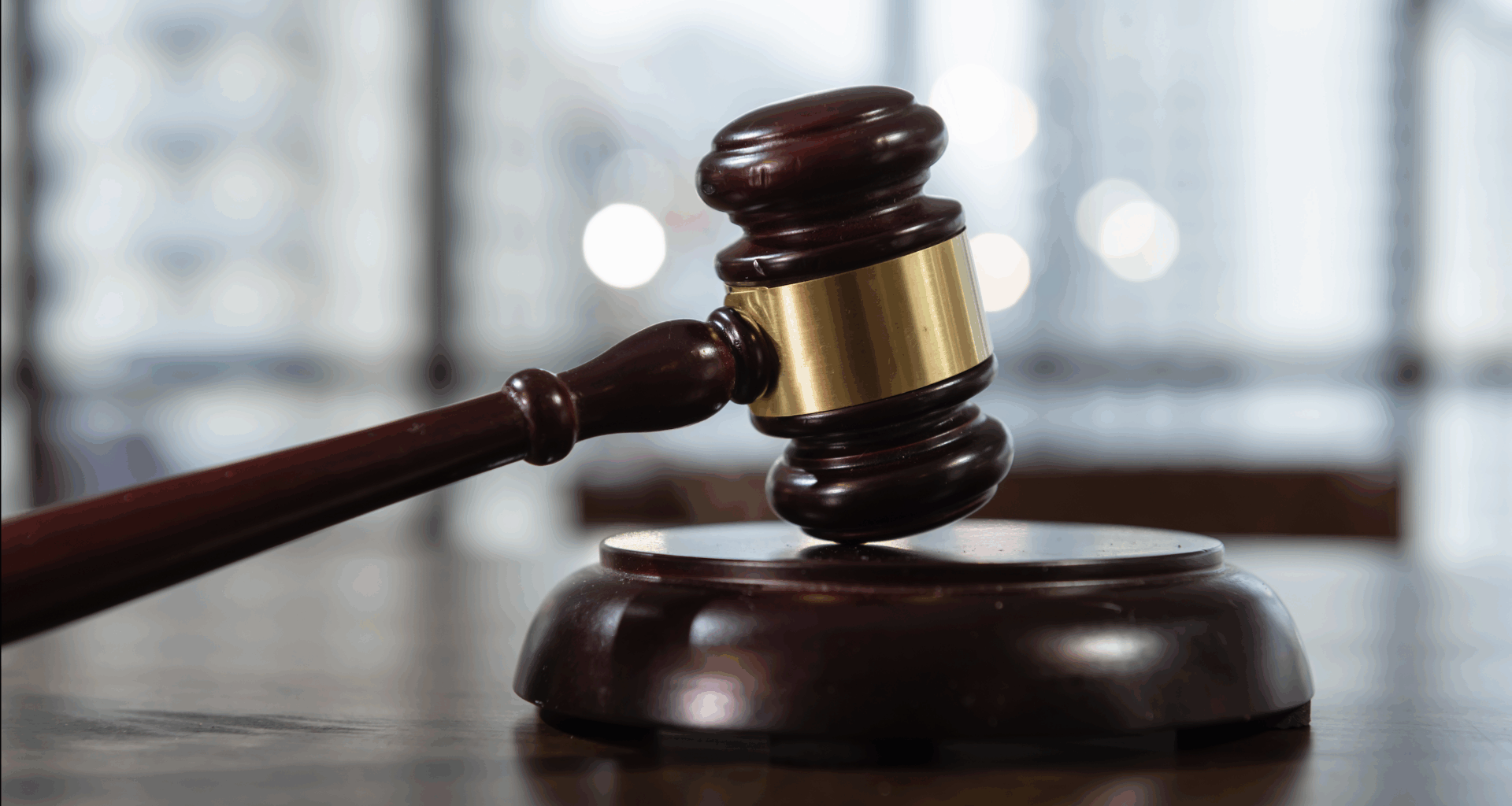 justitie, ciocan de judecatorie, tribunal