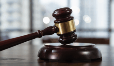 justitie, ciocan de judecatorie, tribunal