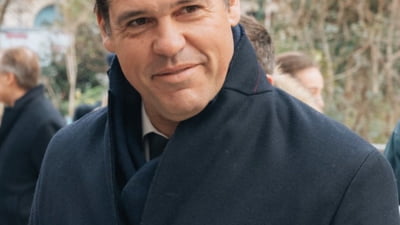 Se întoarce monarhia în Franța? Un descendent al regelui Ludovic al XVI-lea spune că e pregătit să revină în slujba țării