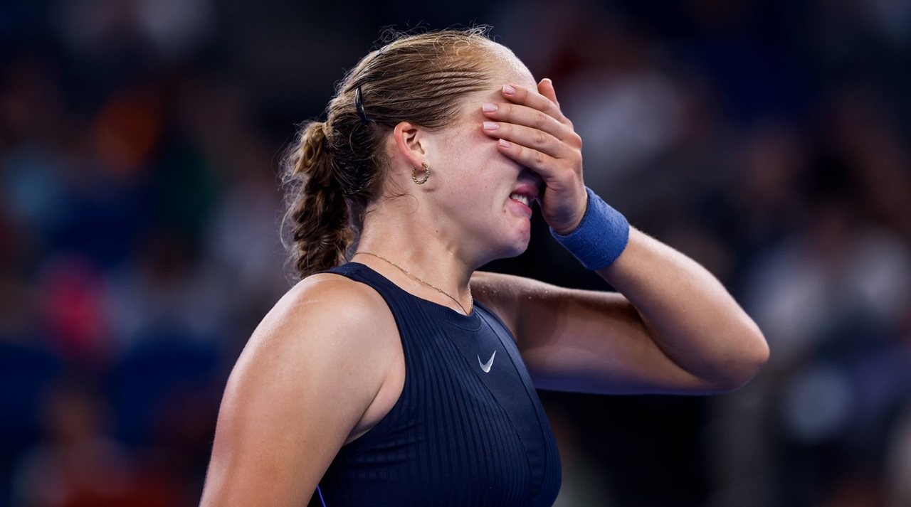 Senzația Rusiei a început să plângă în hohote, la 18 ani, și i-a cerut cameramanului să n-o mai filmeze!