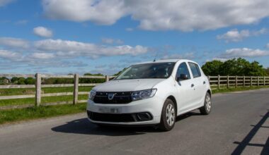 Un tânăr care conducea o Dacia Sandero a fost prins de radar cu 189 km/h, viteză mai mare decât cea maximă din fabrică