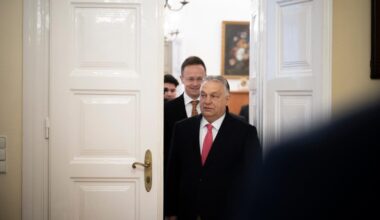 Viktor Orban si Peter Szijjártó