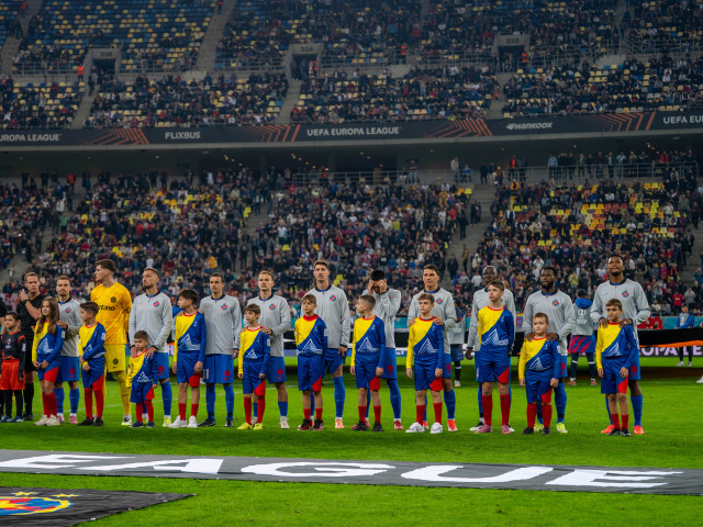 Ce banner au afișat fanii celor de la Bologna pe Arena Națională! "Înțepătură" dură pentru FCSB și Becali
