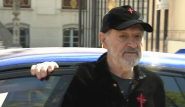 ”Ori sunt Becali, ori sunt papagal”