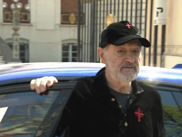 ”Ori sunt Becali, ori sunt papagal”